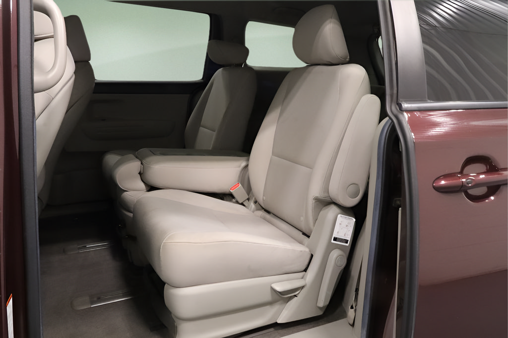 Used 2019 Kia Sedona LX FWD image 9