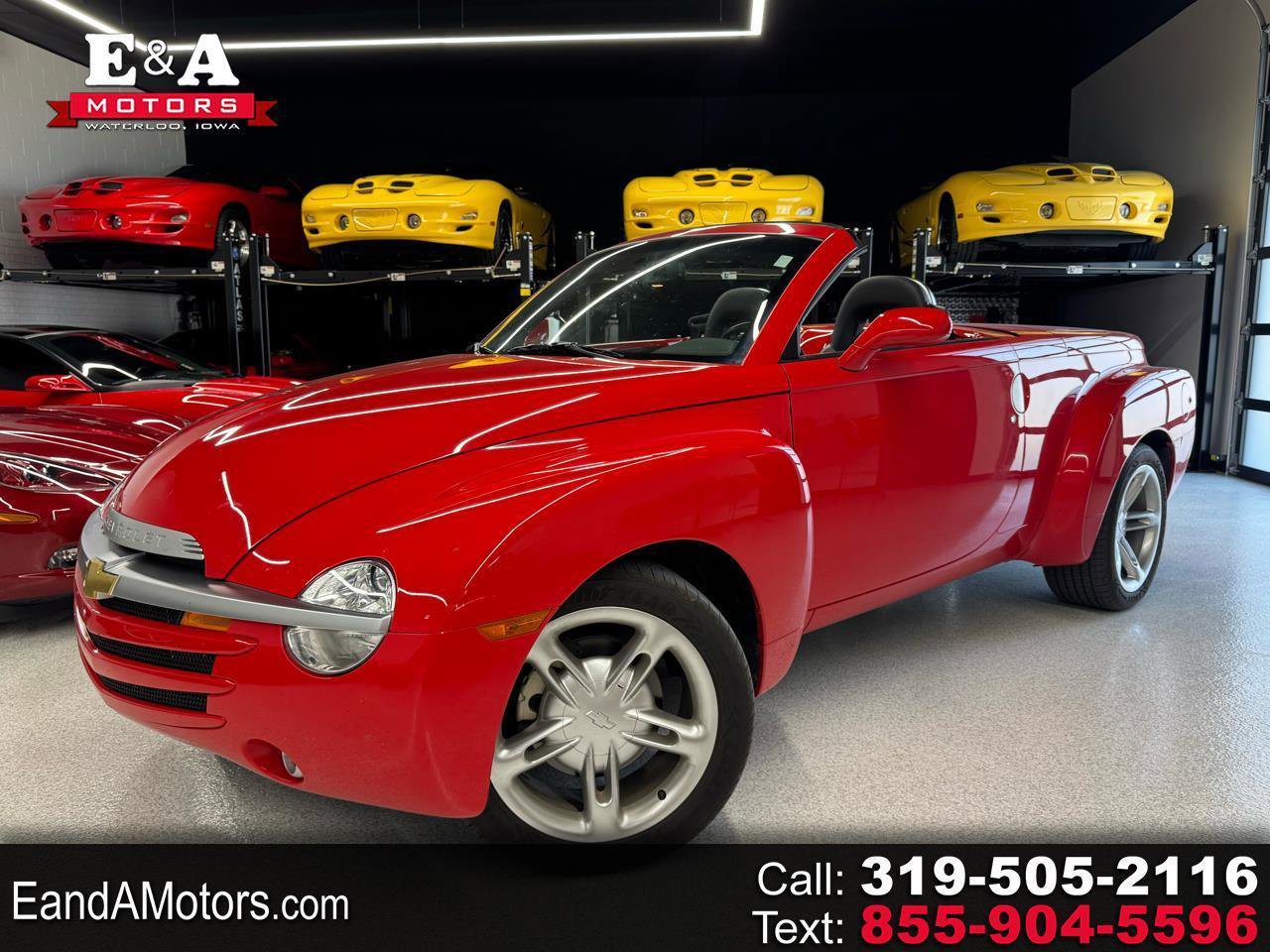Used 2003 Chevrolet SSR w/ Preferred Equipment Group RWD image 1
