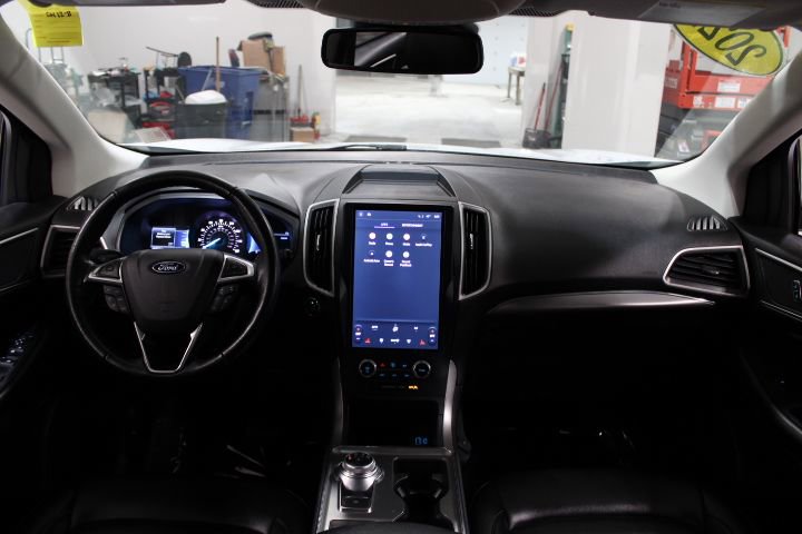 Used 2022 Ford Edge SEL image 2