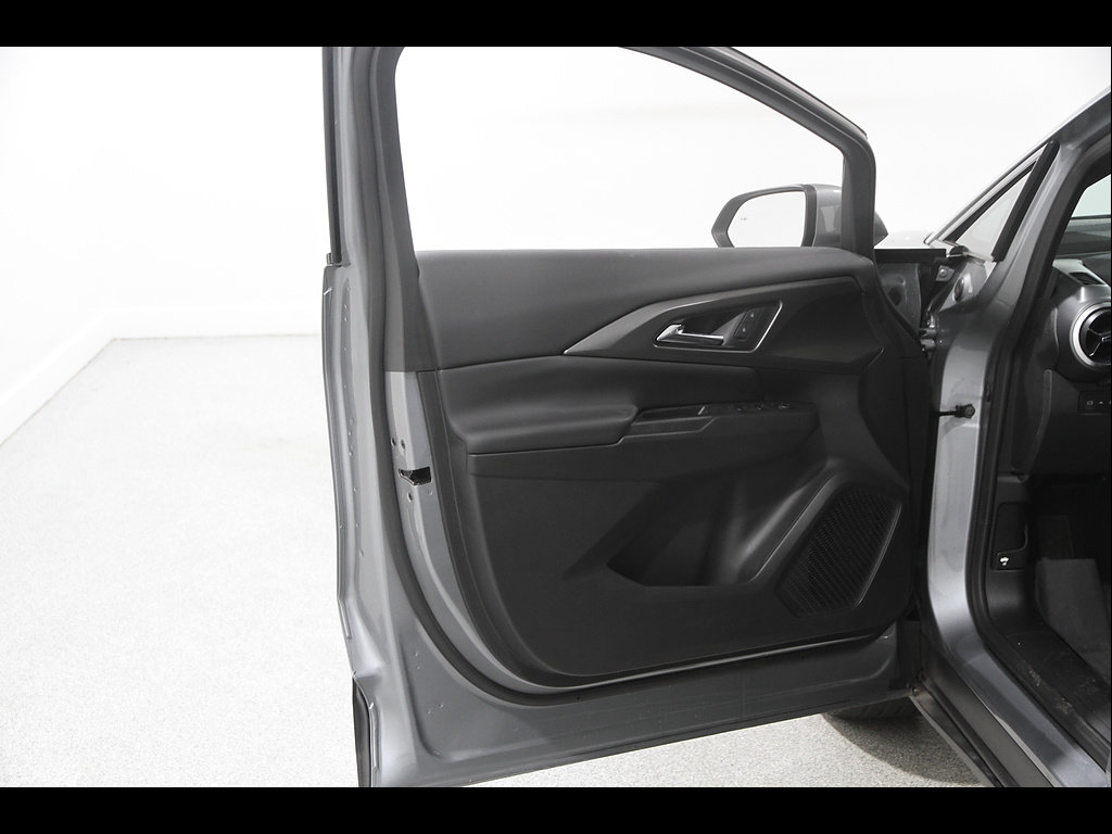 Used 2025 Chevrolet Equinox EV LT w/ Comfort Package FWD image 5