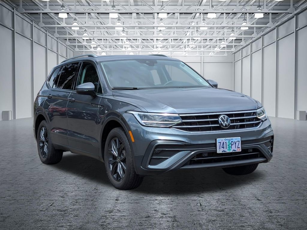 Certified 2024 Volkswagen Tiguan SE w/ Panoramic Sunroof Package image 7