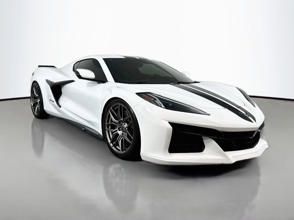 Used 2023 Chevrolet Corvette Z06 w/ Stealth Interior Trim Package RWD image 3