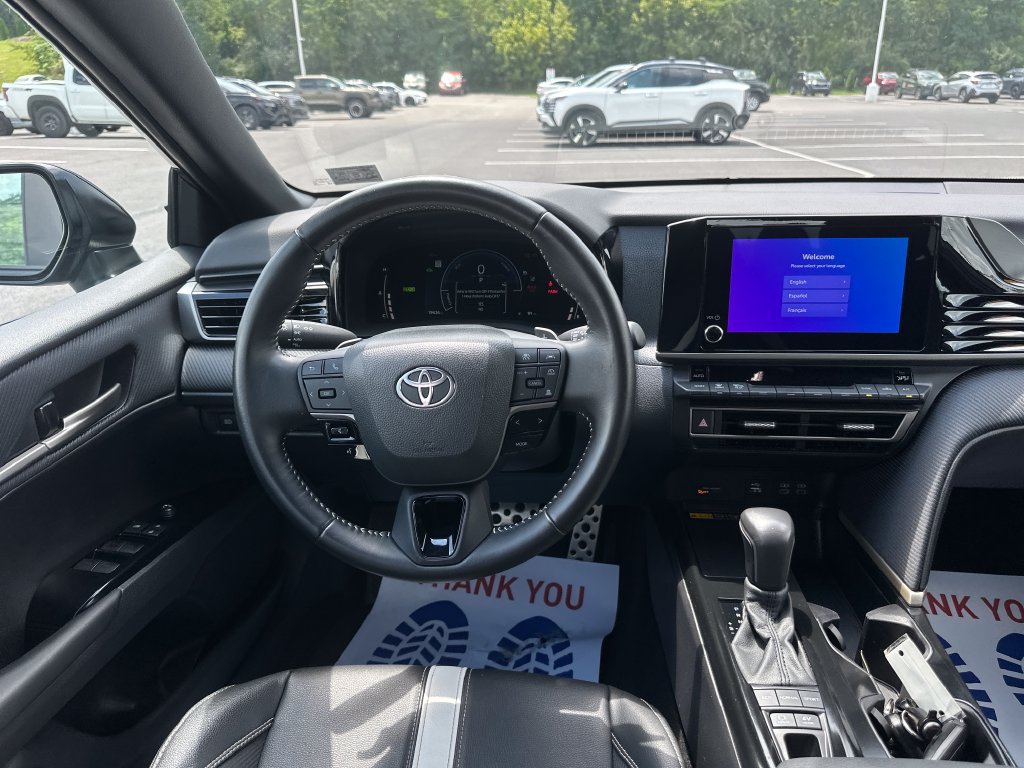 Used 2025 Toyota Camry SE FWD image 18
