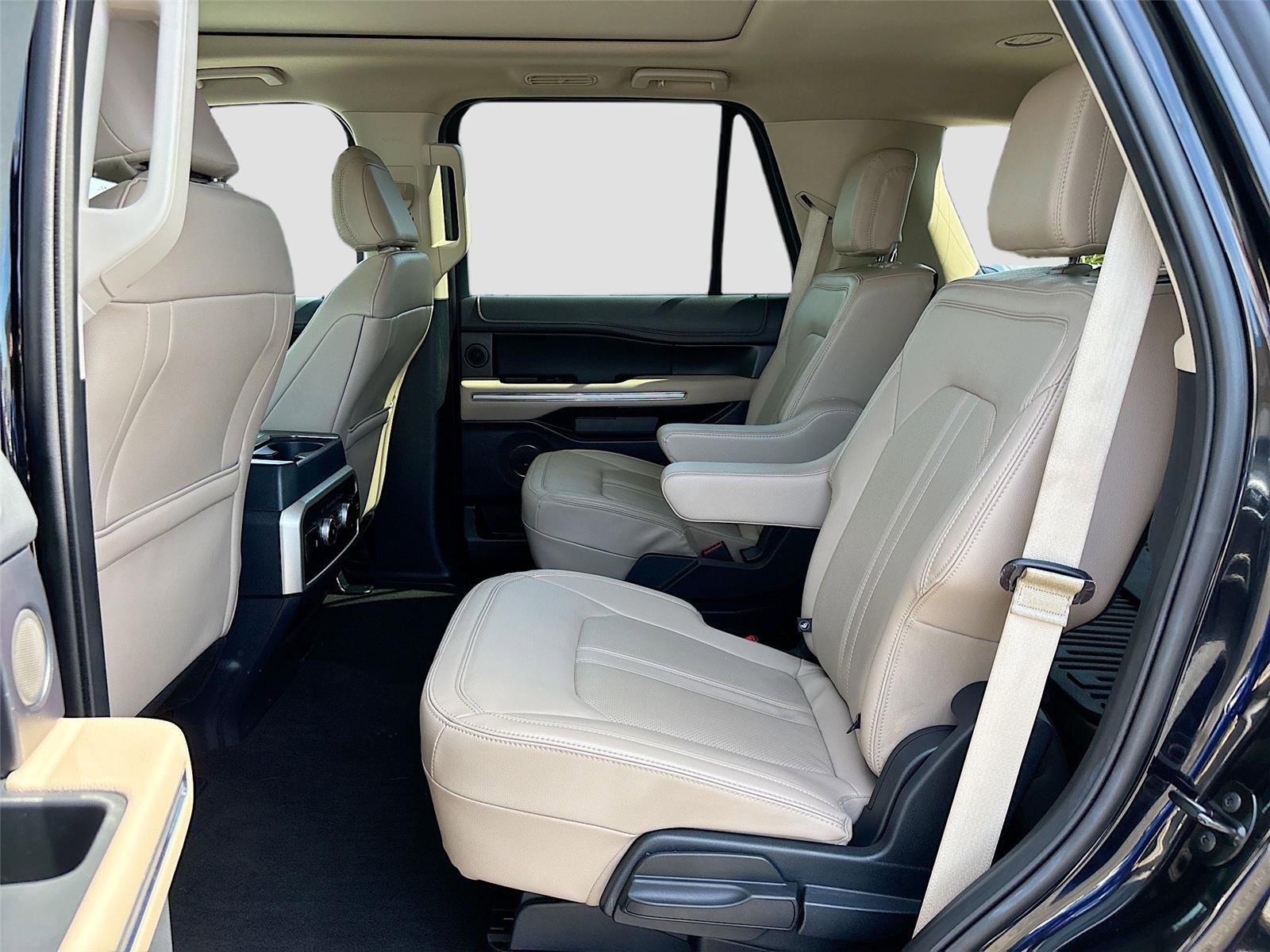 Used 2024 Ford Expedition Limited image 30