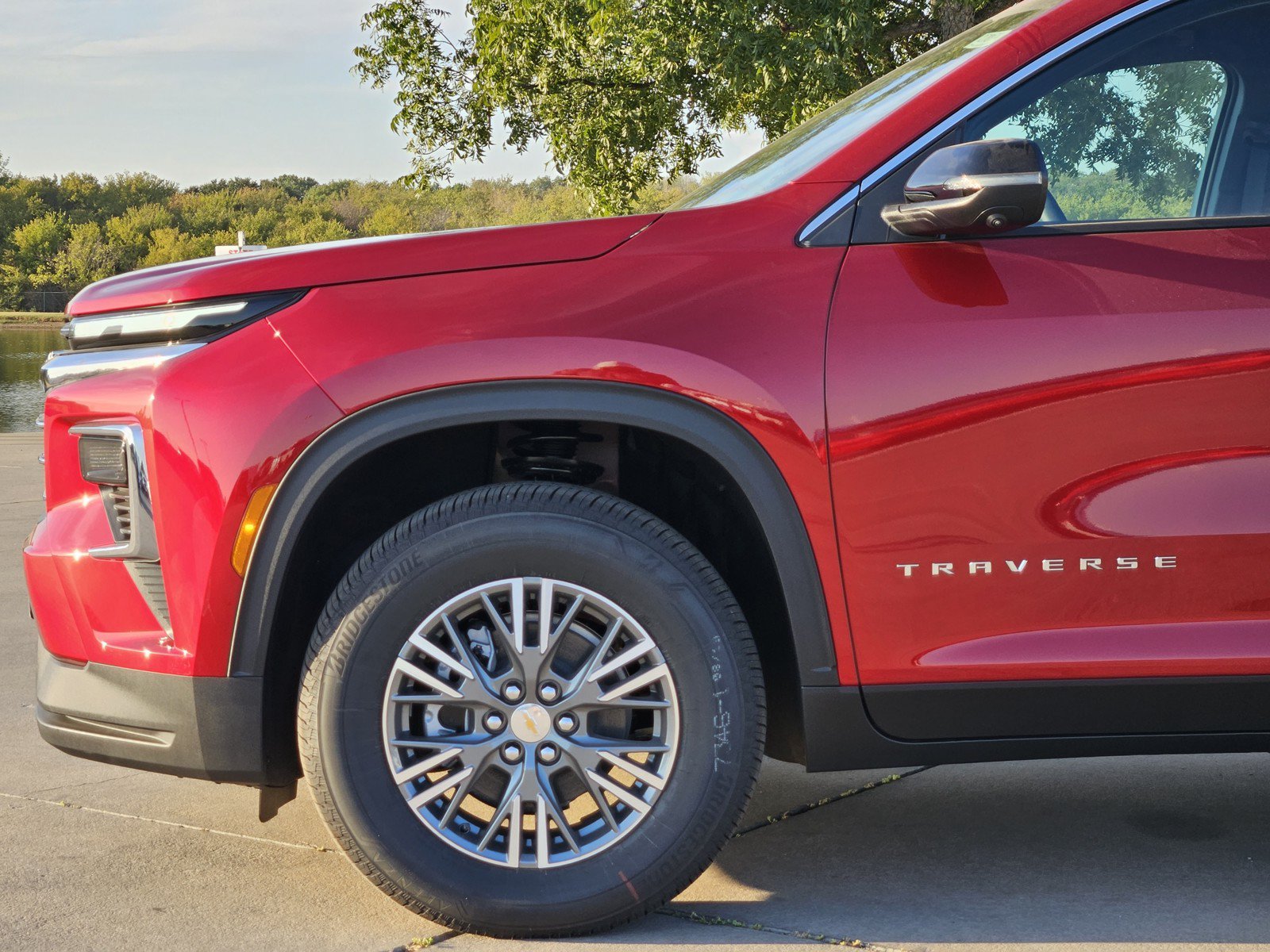 New 2027 Chevrolet Traverse LT w/ Driver Confidence Package FWD image 6