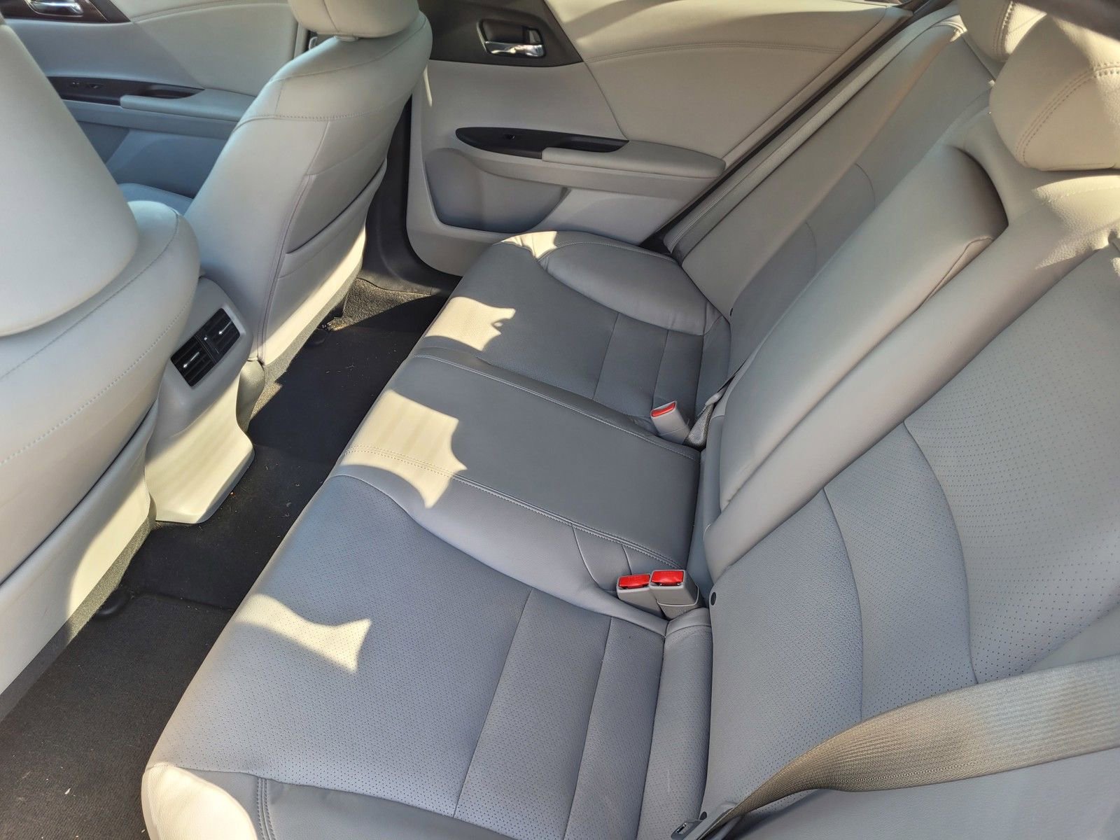 Used 2016 Honda Accord EX-L image 19