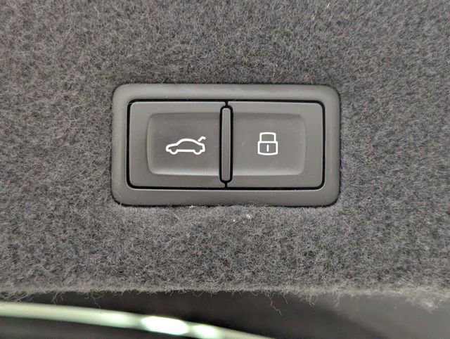 Used 2019 Lamborghini Urus image 30