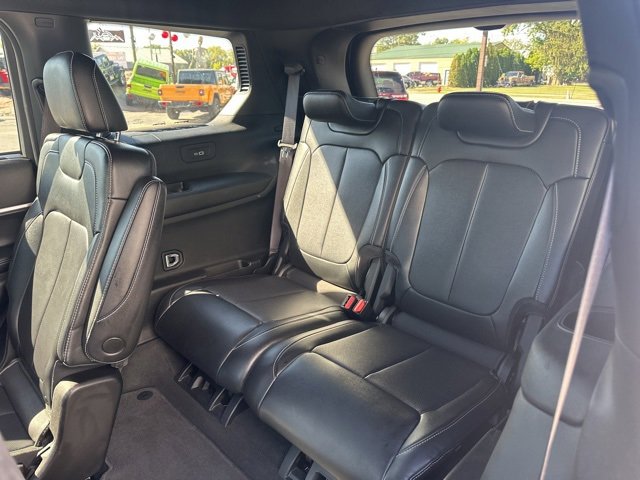 Used 2024 Jeep Grand Cherokee L Limited w/ Luxury Tech Group II image 22