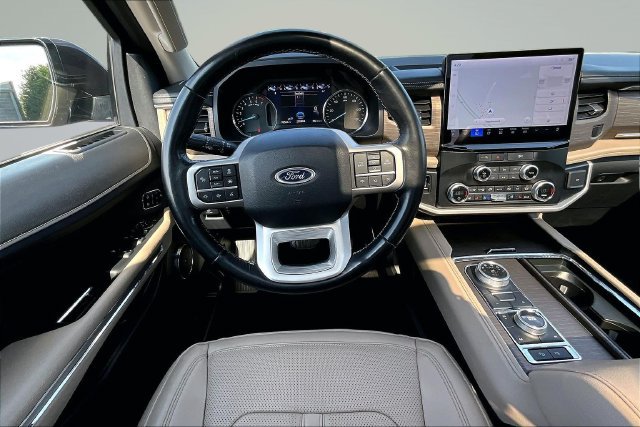 Used 2024 Ford Expedition Limited AWD/4WD image 8