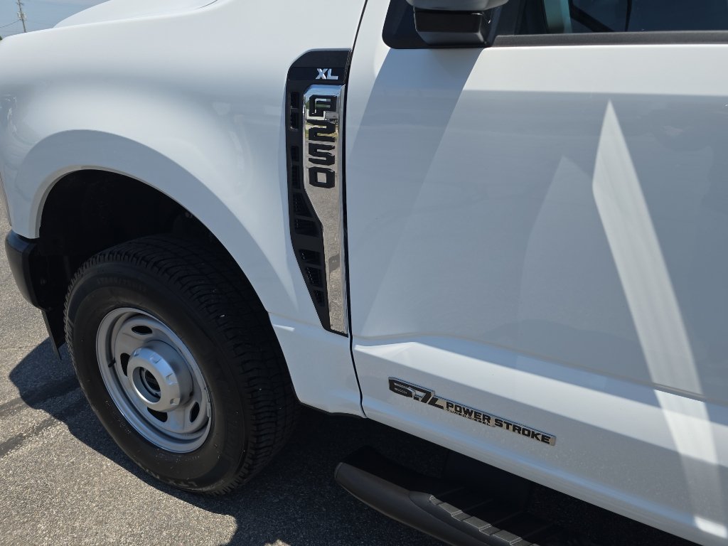 Used 2025 Ford F250 XL AWD/4WD image 13