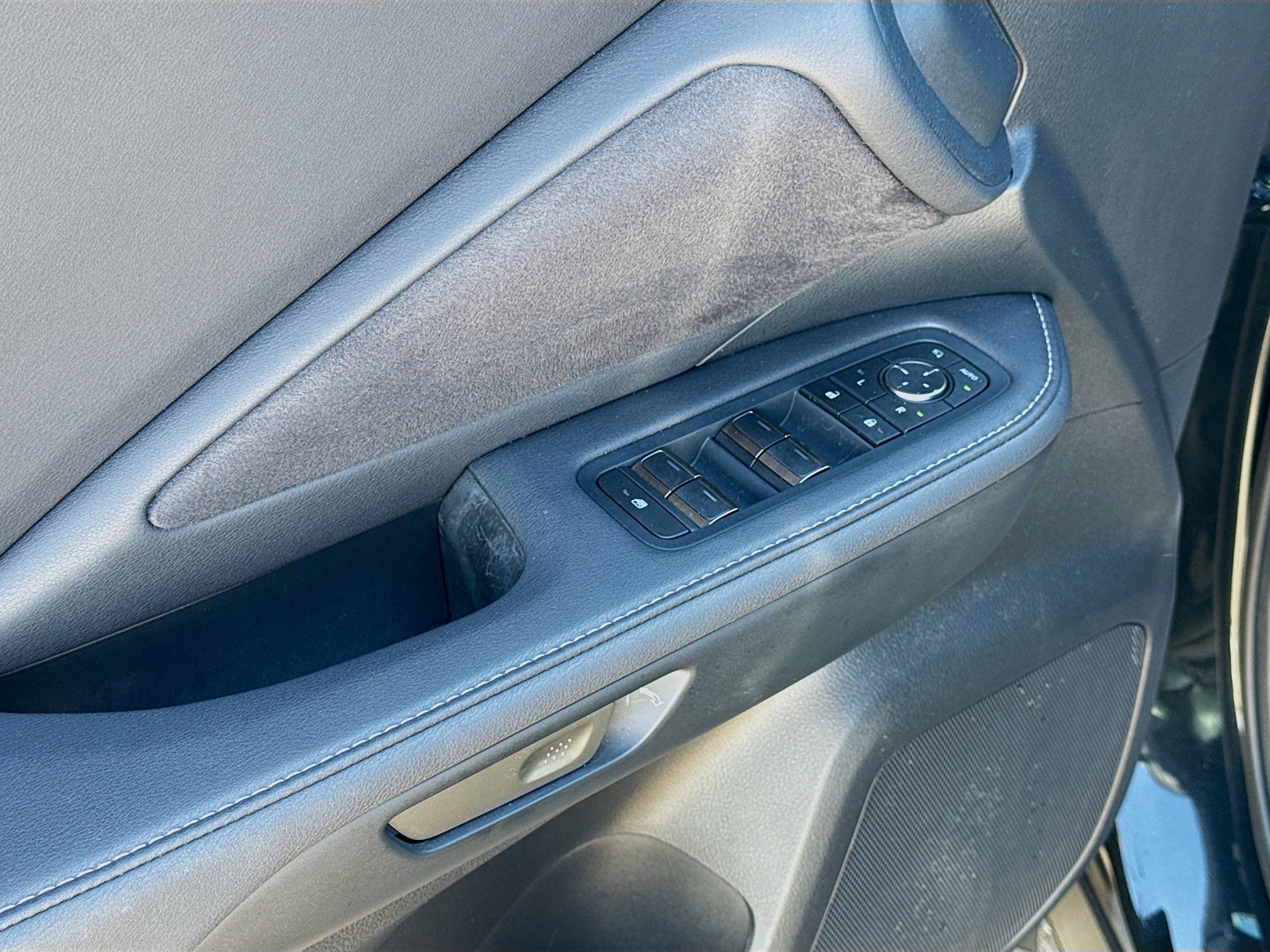 Used 2025 Lexus TX 500h AWD w/ Technology Package image 25