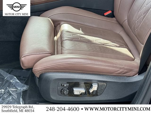 Certified 2025 BMW X6 M60i w/ Dynamic Handling Package AWD/4WD image 24