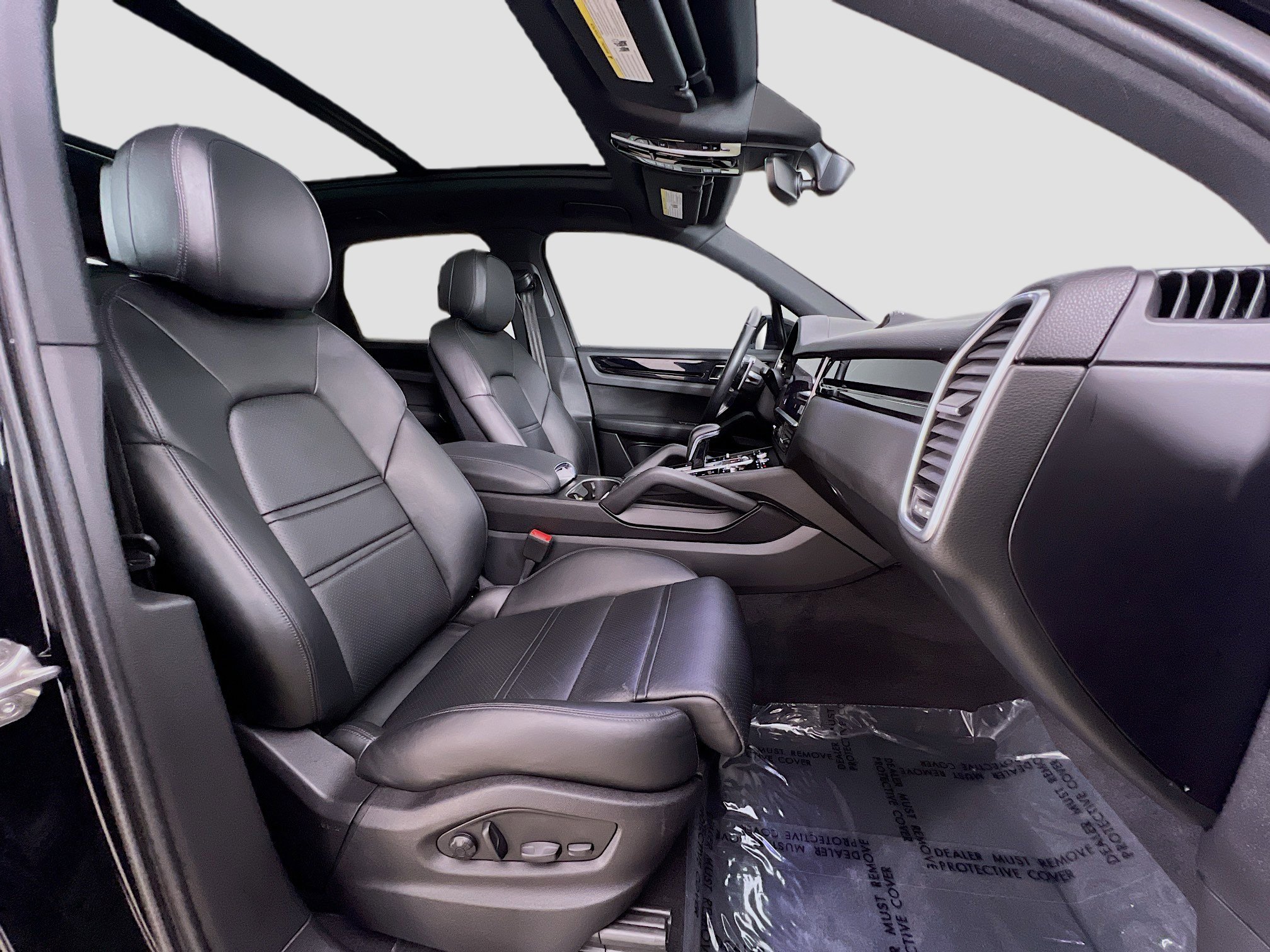 Used 2023 Porsche Cayenne Platinum Edition image 30