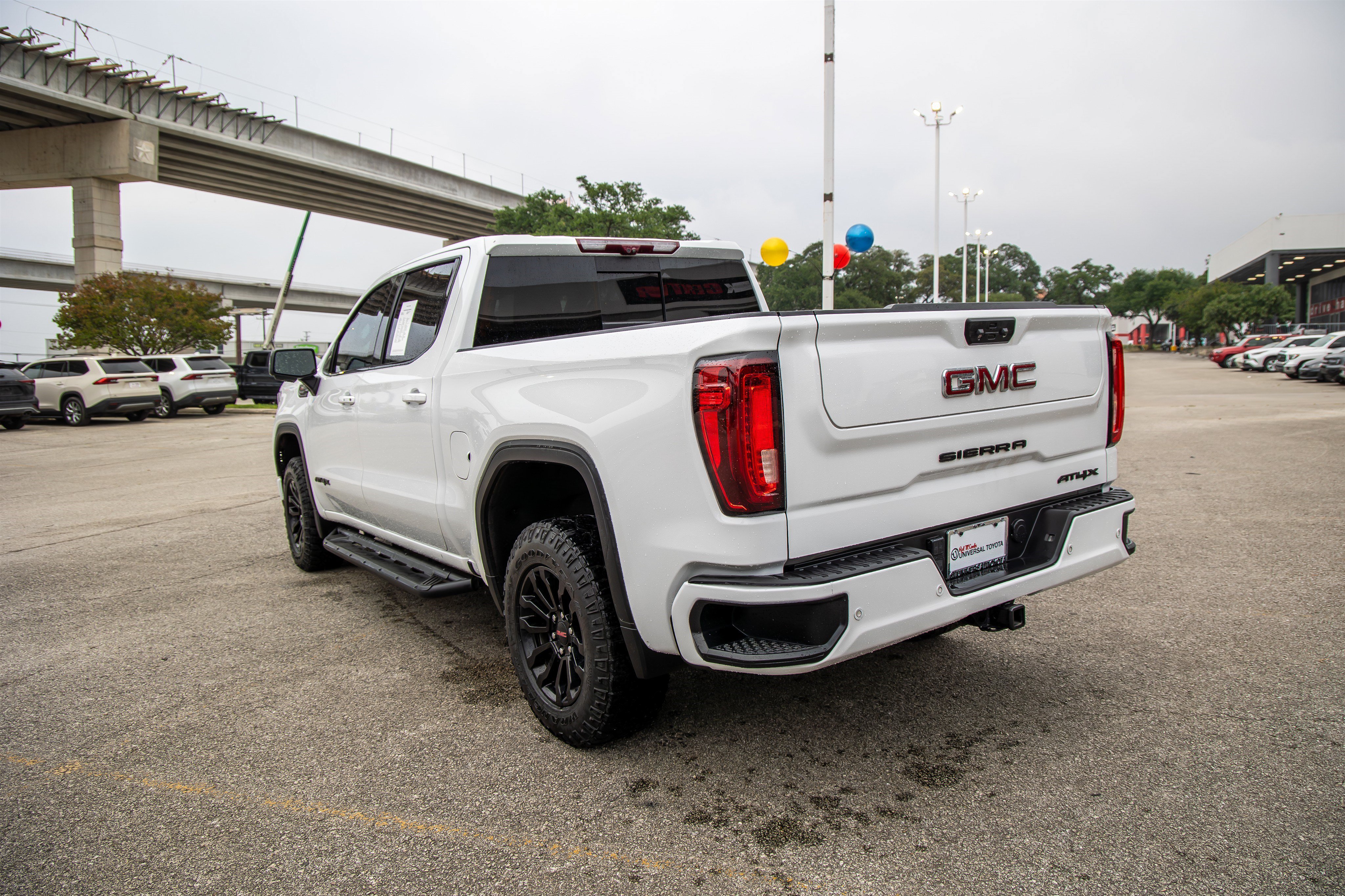 Used 2023 GMC Sierra 1500 AT4X AWD/4WD image 9