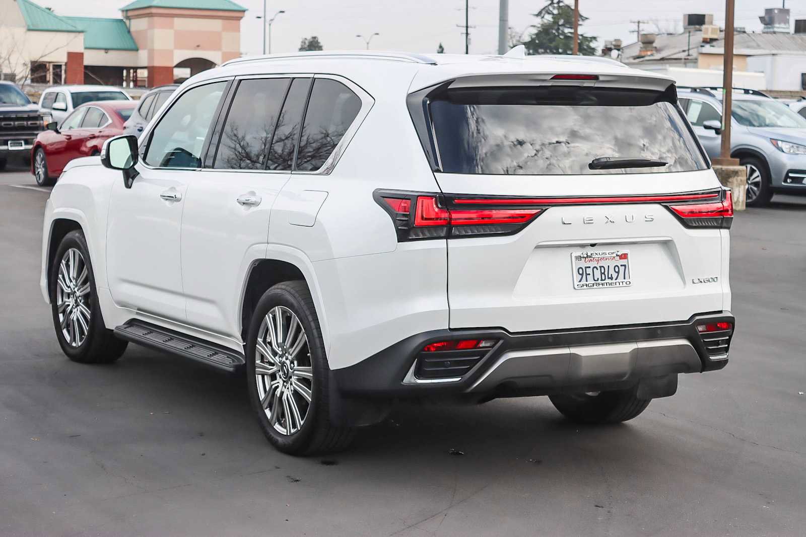 Used 2023 Lexus LX 600 4WD w/ Ultra Luxury Package image 2