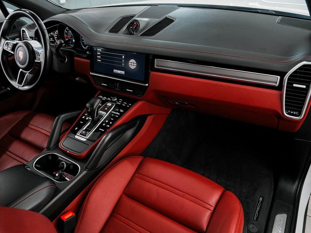 Used 2023 Porsche Cayenne image 38