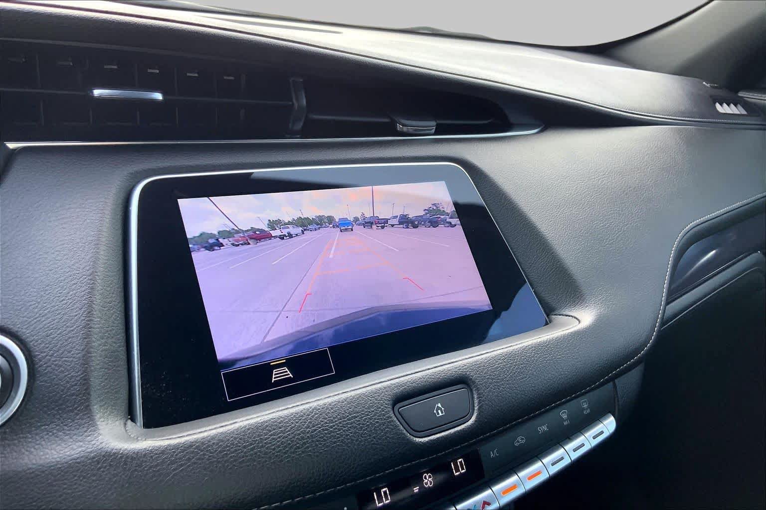 Used 2023 Cadillac XT4 Luxury w/ Cold Weather Package FWD image 56