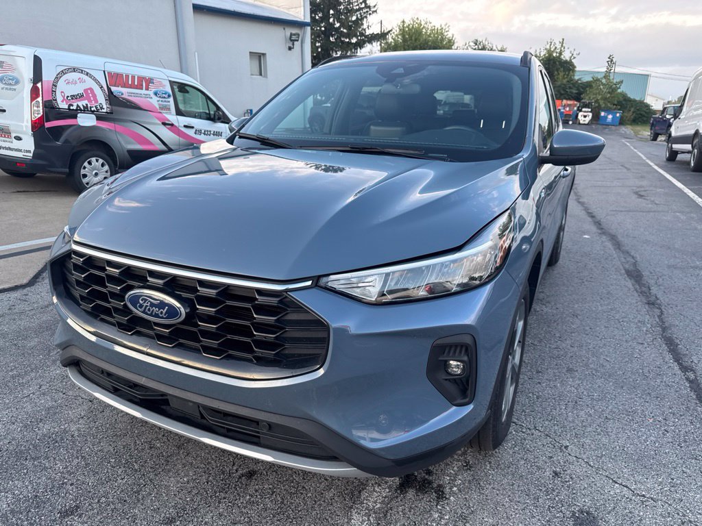 Certified 2025 Ford Escape ST-Line Select AWD/4WD image 48