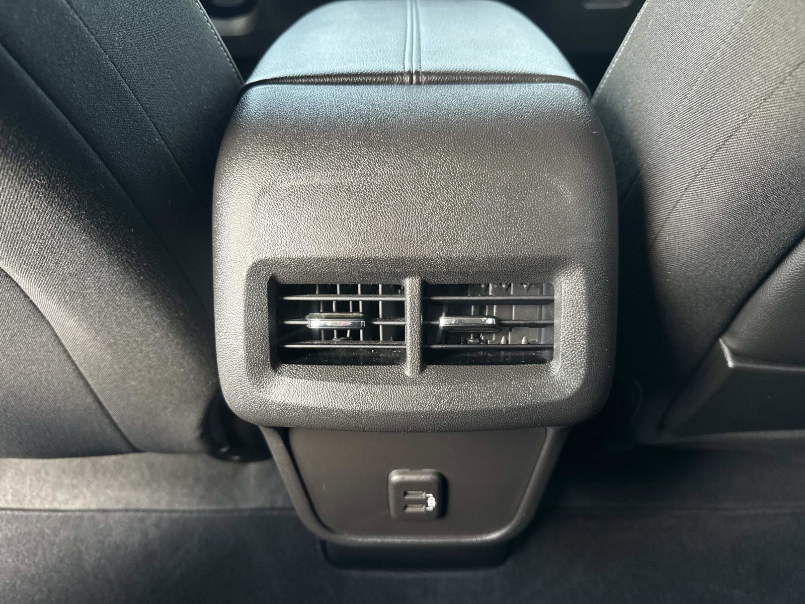 Used 2022 GMC Terrain SLE w/ Driver Convenience Package image 18