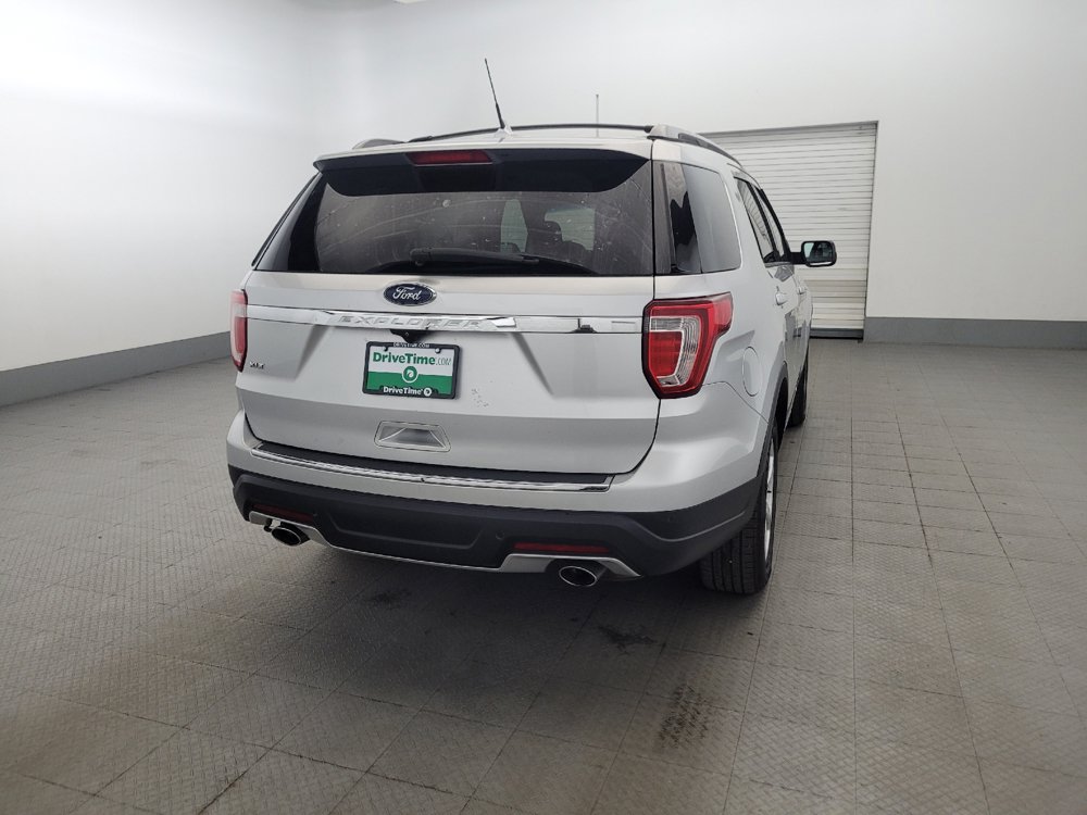 Used 2018 Ford Explorer XLT w/ Equipment Group 201A FWD image 7