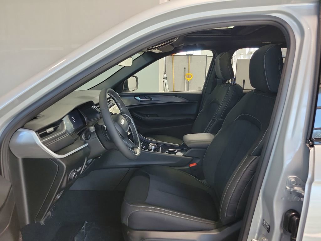 New 2026 Jeep Grand Cherokee Laredo X image 10