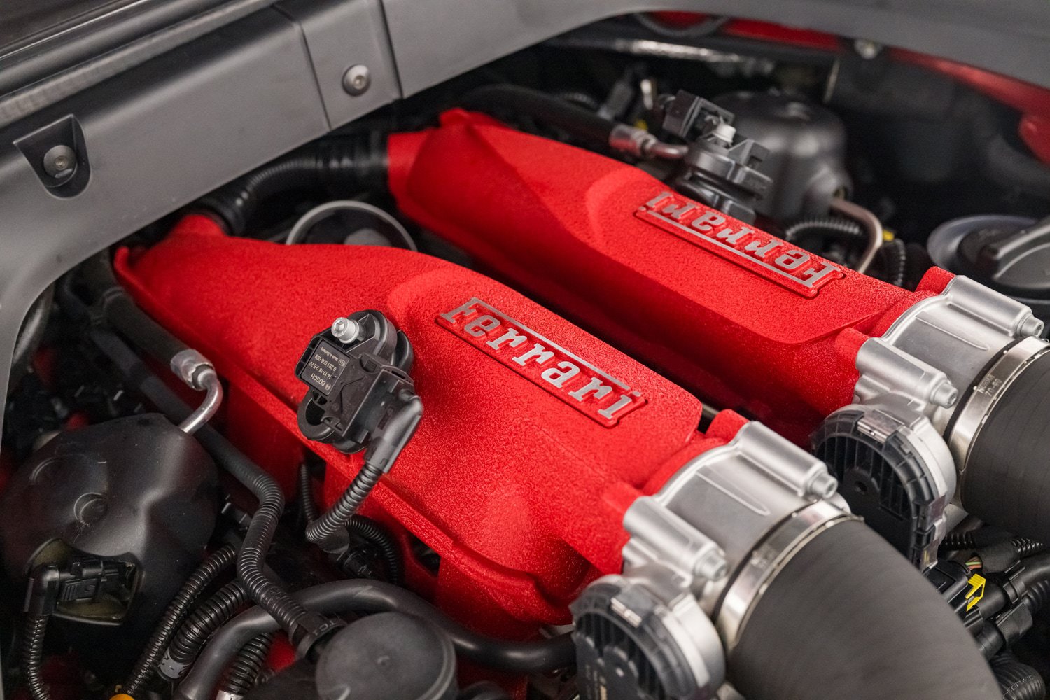 Used 2015 Ferrari California T RWD image 62