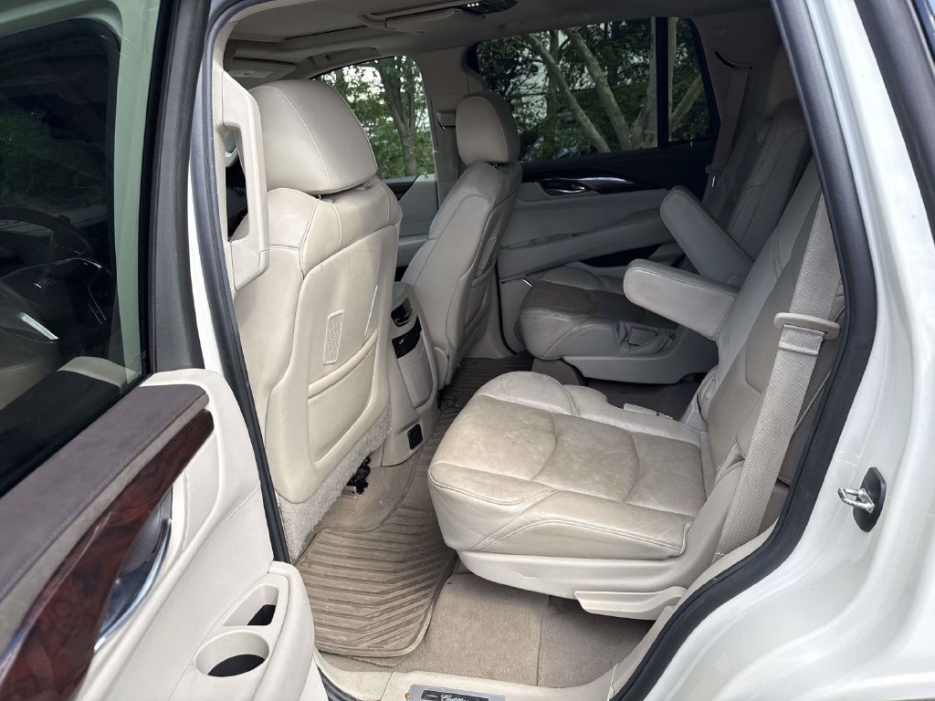 Used 2015 Cadillac Escalade Premium AWD/4WD image 6