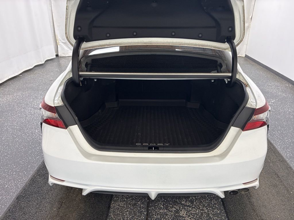 Used 2021 Toyota Camry SE image 7