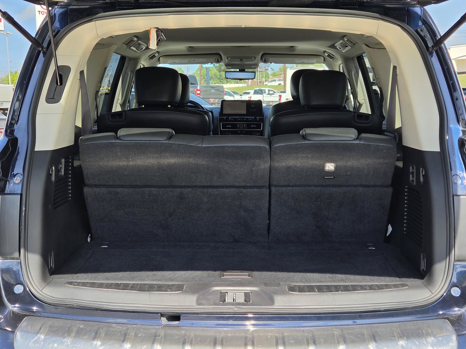 Used 2024 INFINITI QX80 Luxe AWD/4WD image 9