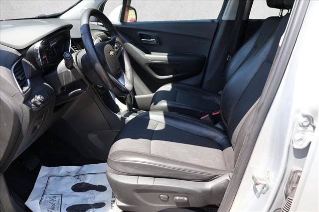 Used 2019 Chevrolet Trax LT w/ Driver Confidence Package AWD/4WD image 11