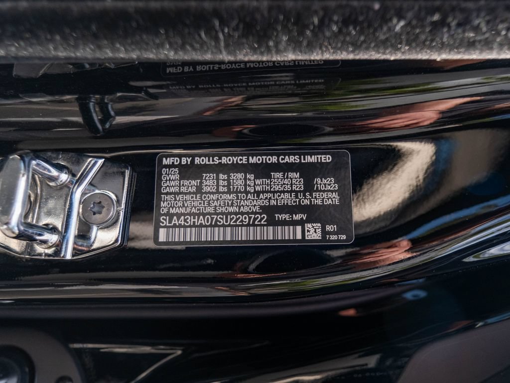 Used 2025 Rolls-Royce Cullinan Black Badge AWD/4WD image 48