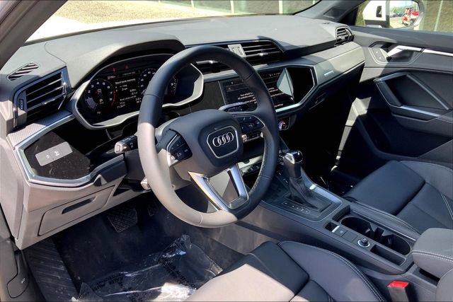 New 2025 Audi Q3 2.0T Premium image 5