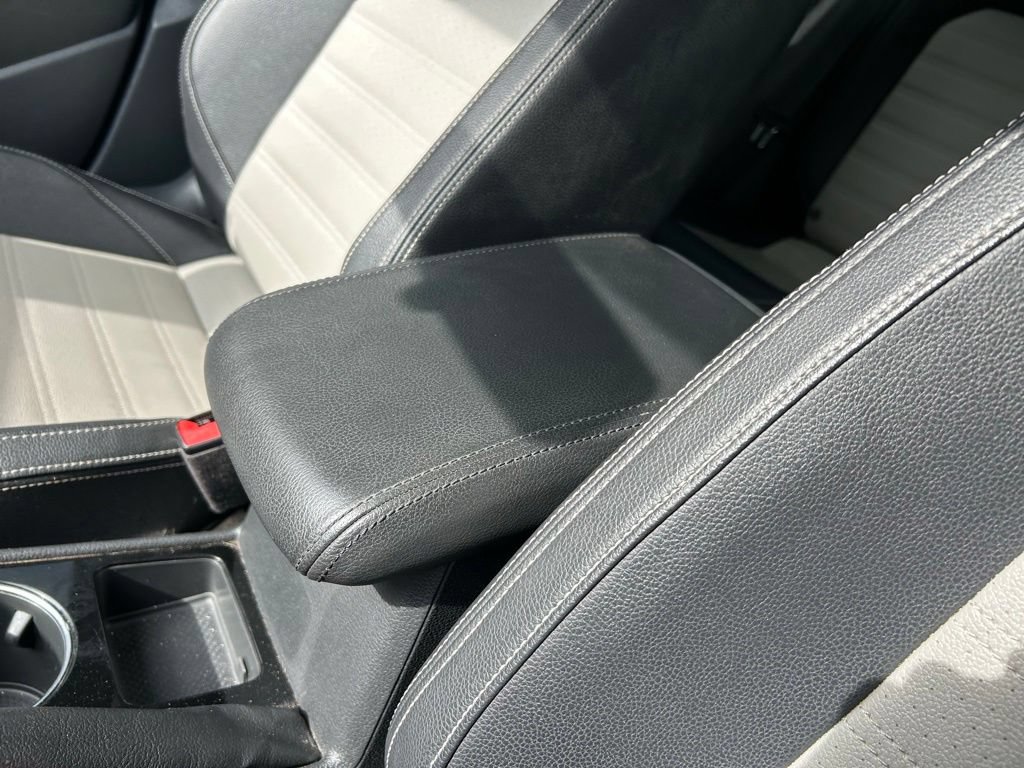 Used 2018 Volkswagen Passat 3.6 FWD image 38