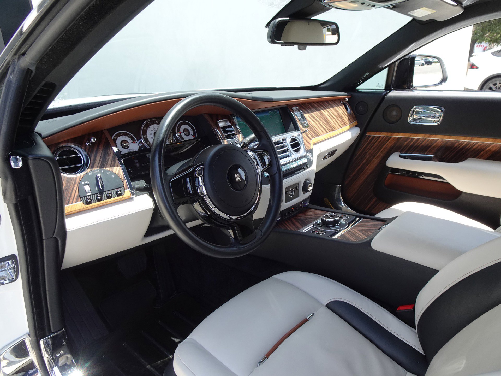 Used 2015 Rolls-Royce Wraith RWD image 12