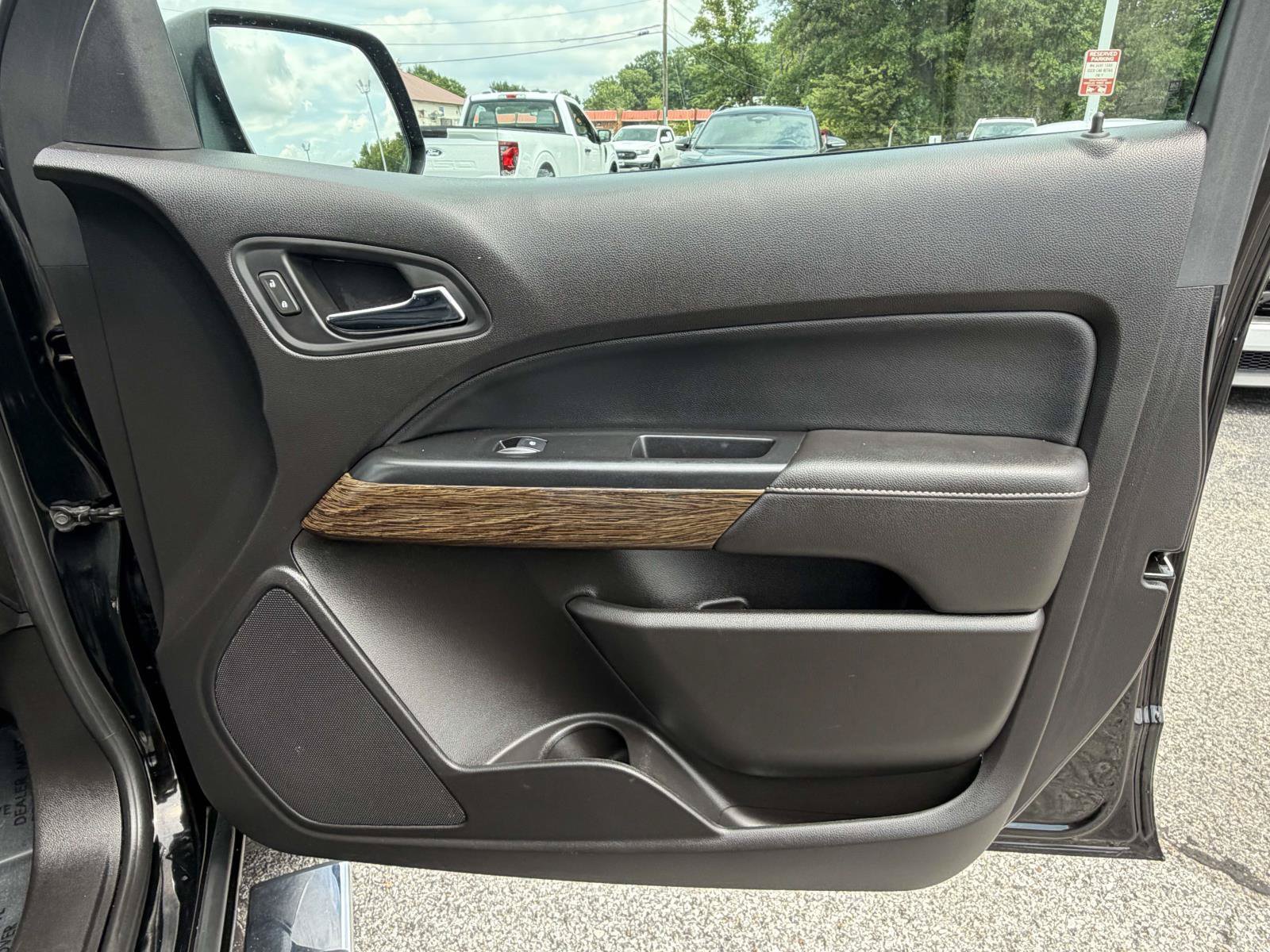 Used 2018 GMC Canyon Denali RWD image 30