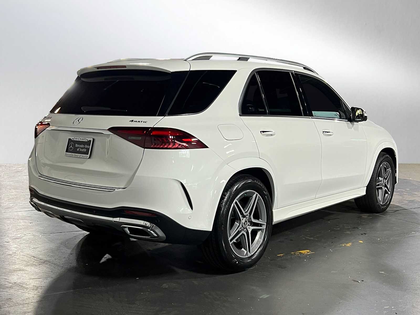 Used 2024 Mercedes-Benz GLE 350 4MATIC image 3