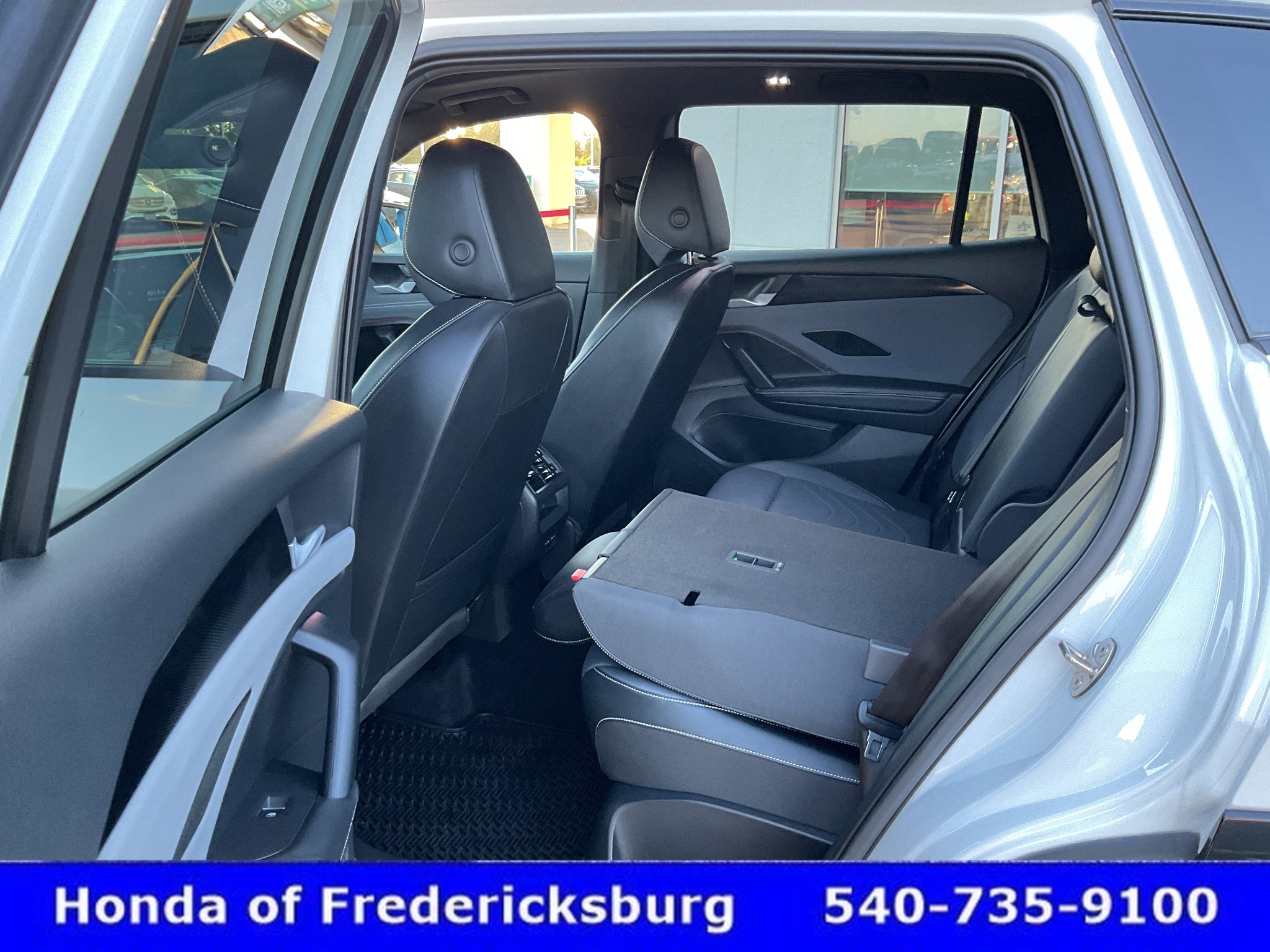 Used 2025 Volkswagen Tiguan SE R-Line AWD/4WD image 24
