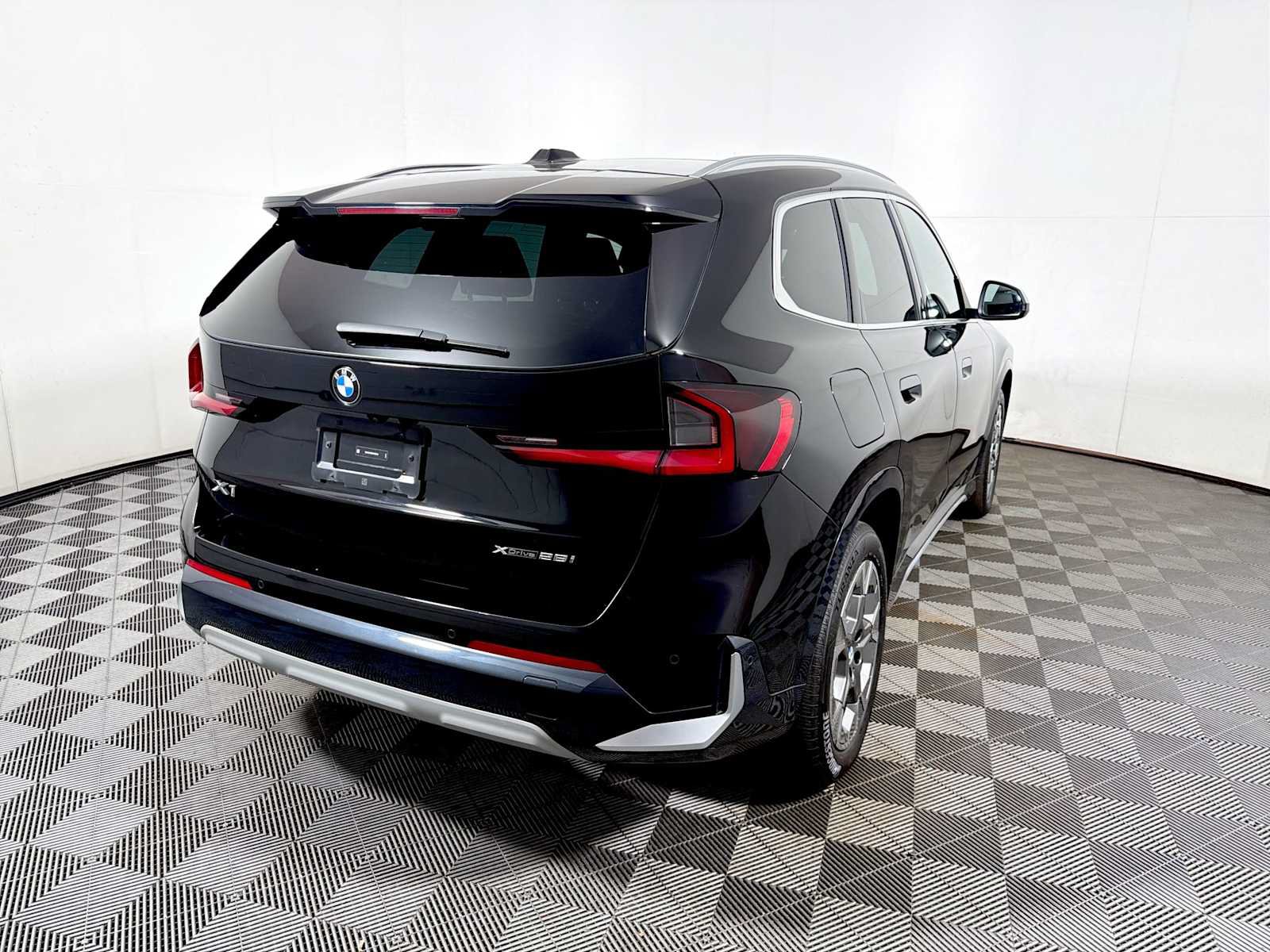 Used 2024 BMW X1 xDrive28i w/ Convenience Package AWD/4WD image 6