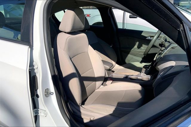 Used 2017 Chevrolet Cruze LS image 7