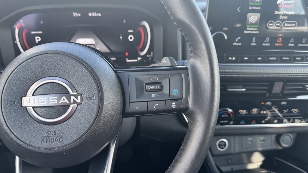 Used 2022 Nissan Rogue Platinum w/ Head-Up Display Package image 25