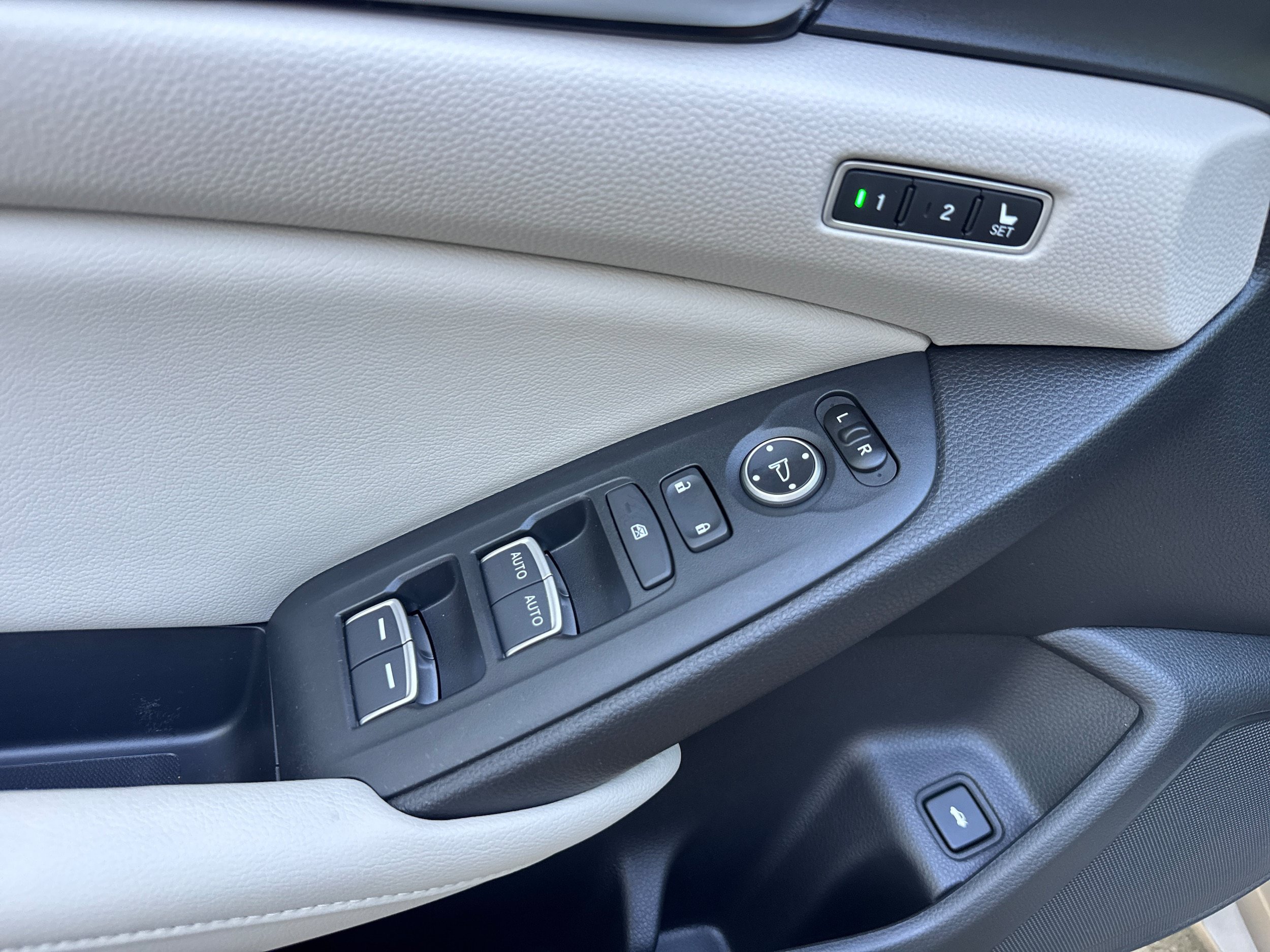 Used 2018 Honda Accord Touring image 9