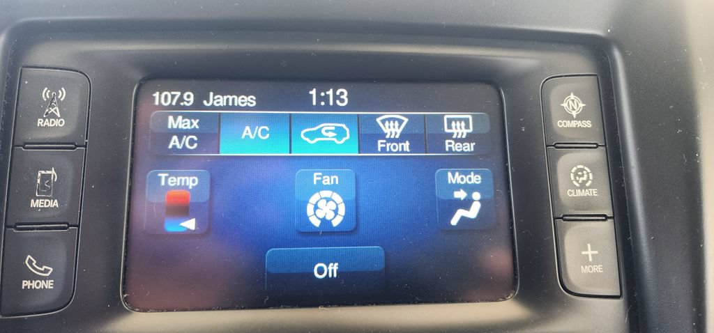 Used 2016 Chrysler 200 Limited FWD image 25