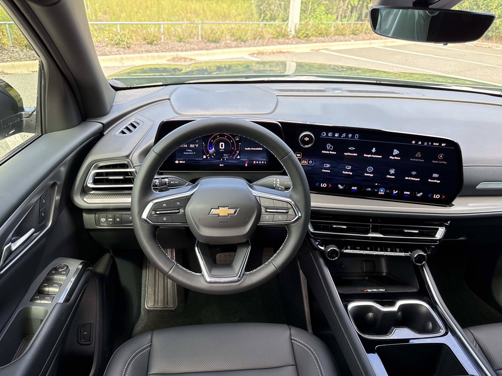 New 2027 Chevrolet Traverse LT w/ Sun and Wheel Package FWD image 14