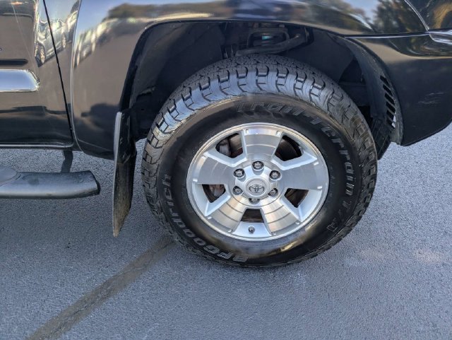 Used 2015 Toyota Tacoma 4x4 Double Cab w/ TRD Sport Package image 11