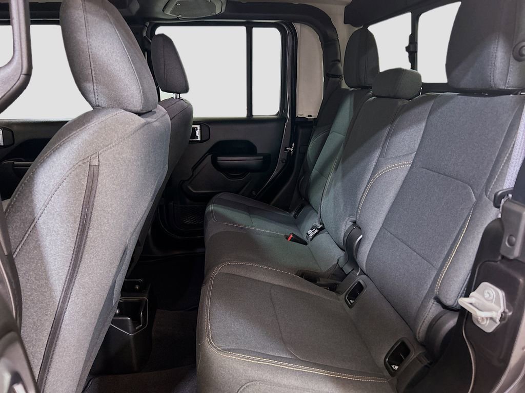 Used 2024 Jeep Gladiator Sport image 20
