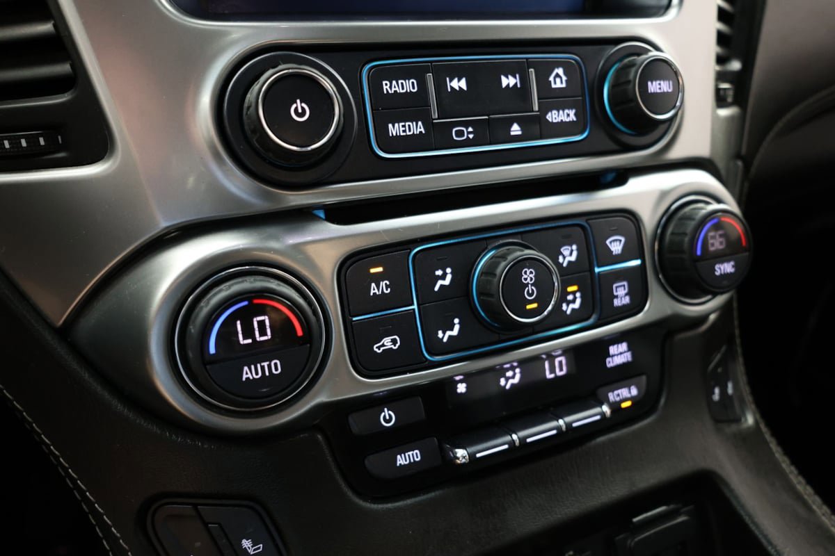 Used 2019 Chevrolet Suburban LT AWD/4WD image 28