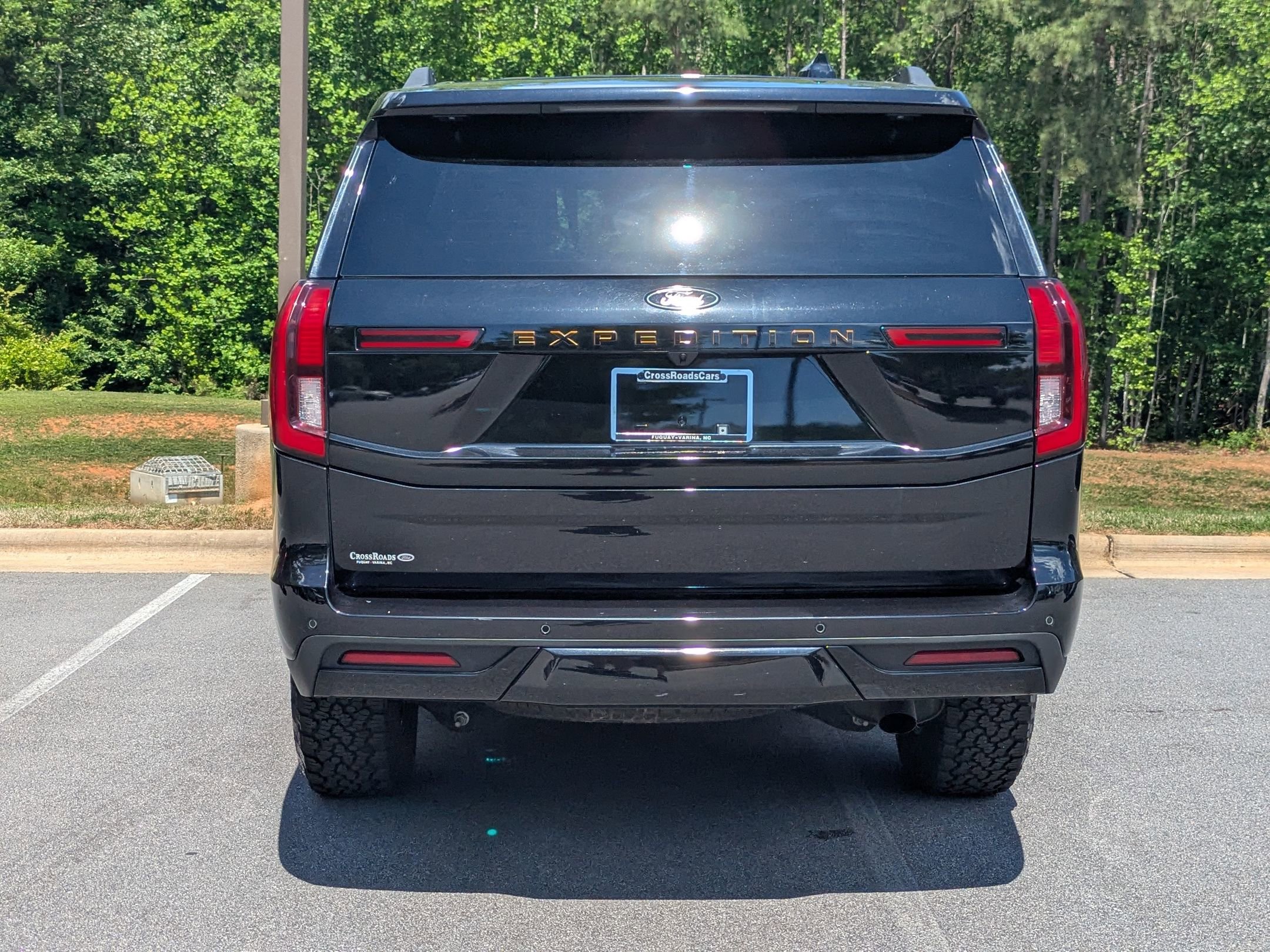 Used 2025 Ford Expedition Tremor AWD/4WD image 4