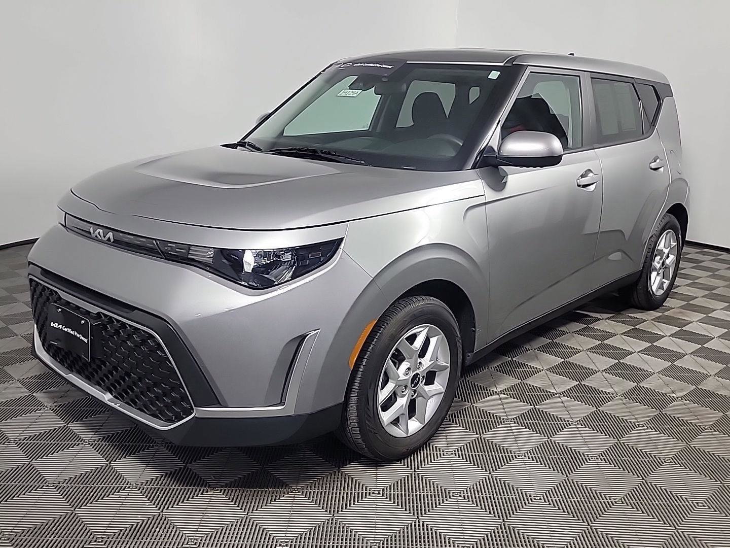 Used 2023 Kia Soul LX w/ LX Technology Package image 11