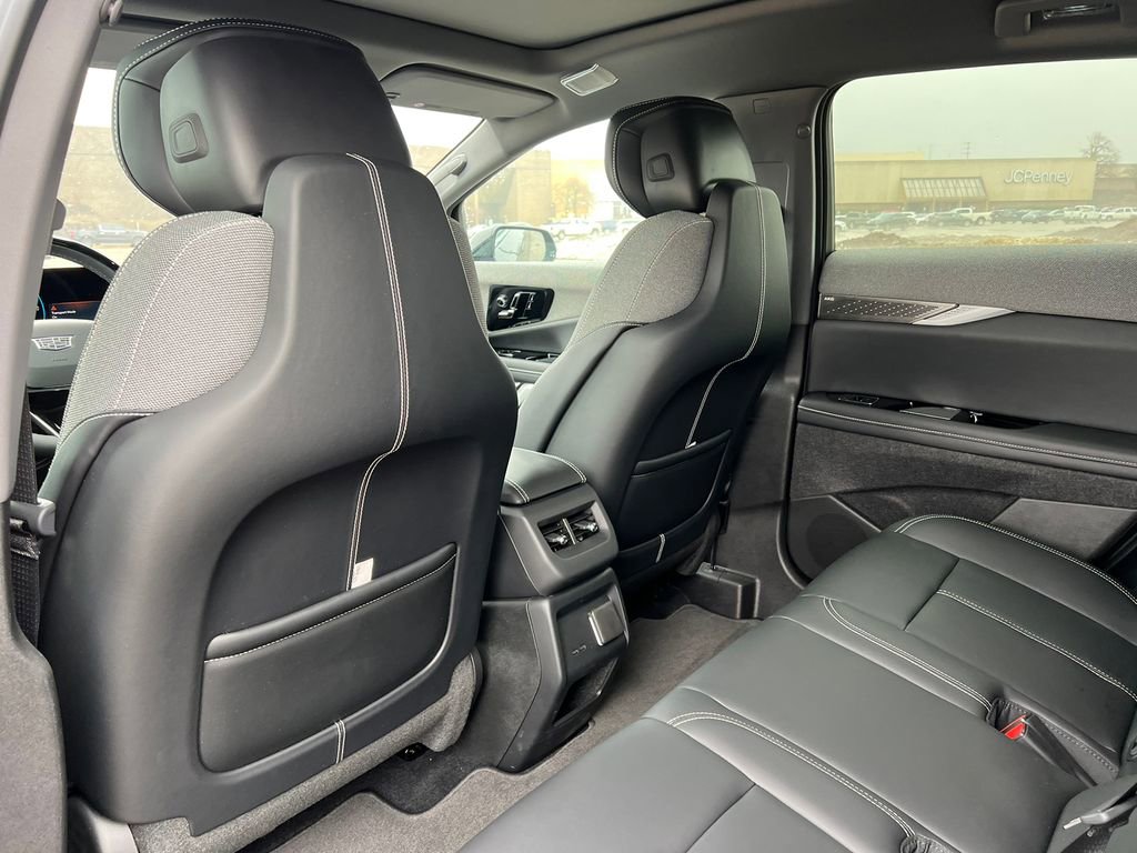 New 2026 Cadillac Optiq Sport 1 image 30