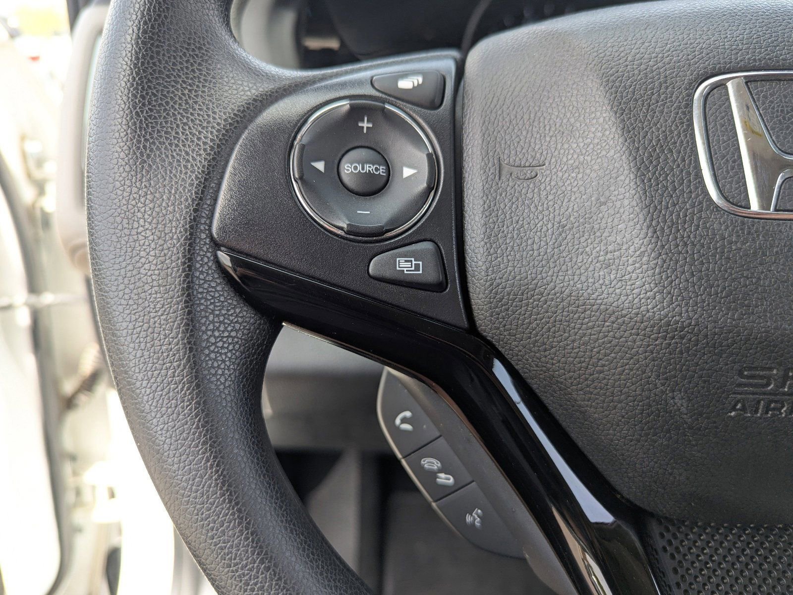 Used 2021 Honda HR-V EX image 29